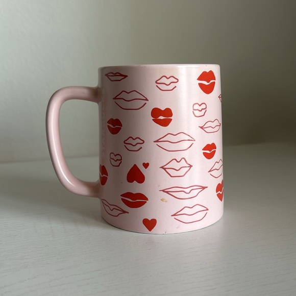 Starbucks 2020 Pink Red Lips Hearts Valentines Coffee Mug Cup Kissing Love - Picture 3 of 13